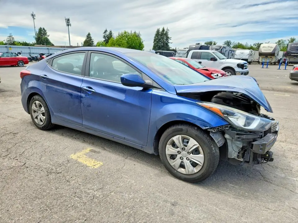 2016 HYUNDAI ELANTRA SE  