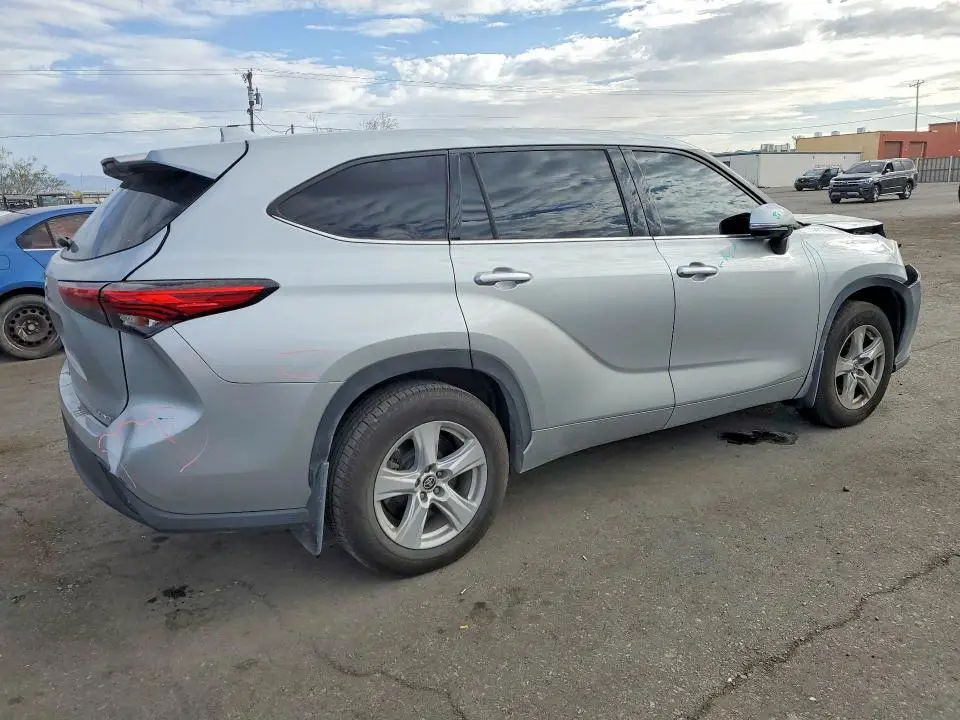 2021 TOYOTA HIGHLANDER LE  