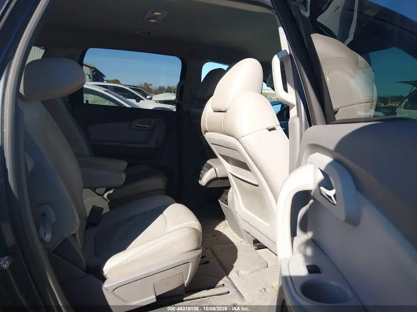 2011 CHEVROLET TRAVERSE 2LT