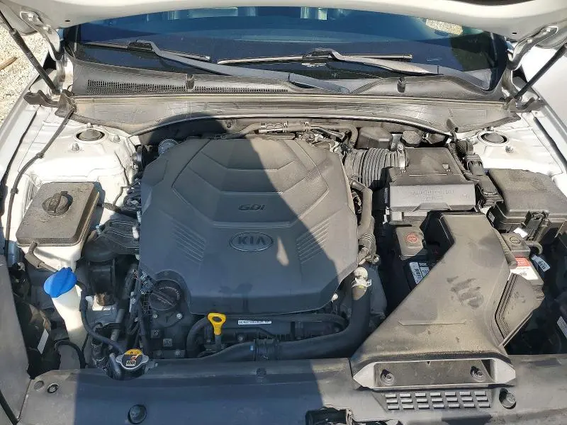 2018 KIA CADENZA PREMIUM  