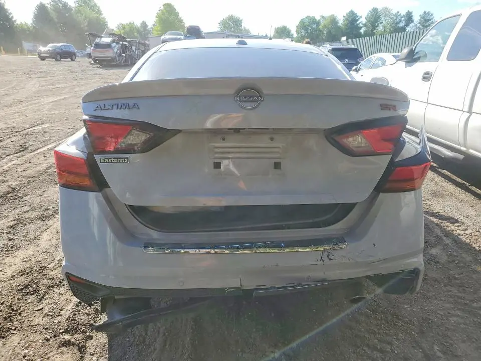 2023 NISSAN ALTIMA SR  