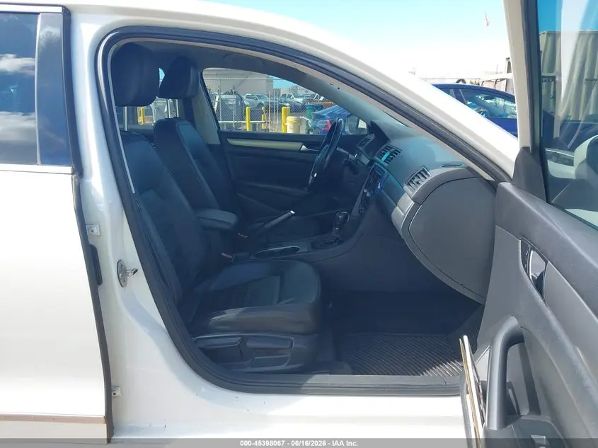 2015 VOLKSWAGEN PASSAT 1.8T SE