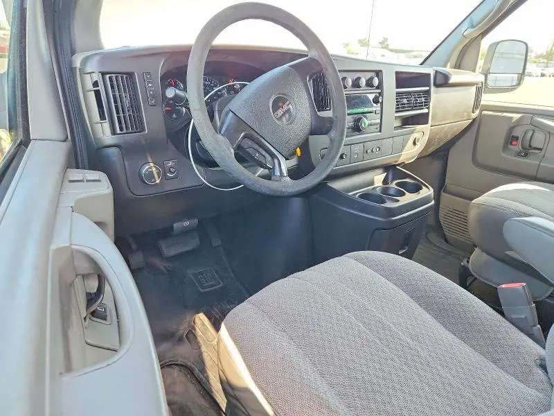 2011 GMC SAVANA G3500 LT  