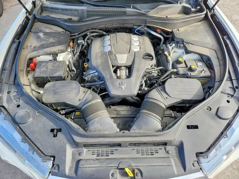 2022 MASERATI LEVANTE BASE  