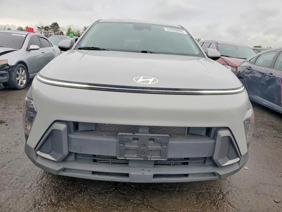 2024 HYUNDAI KONA SE  