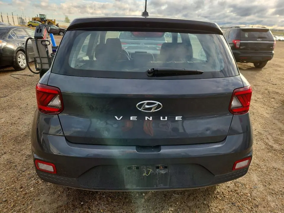 2023 HYUNDAI VENUE SE  