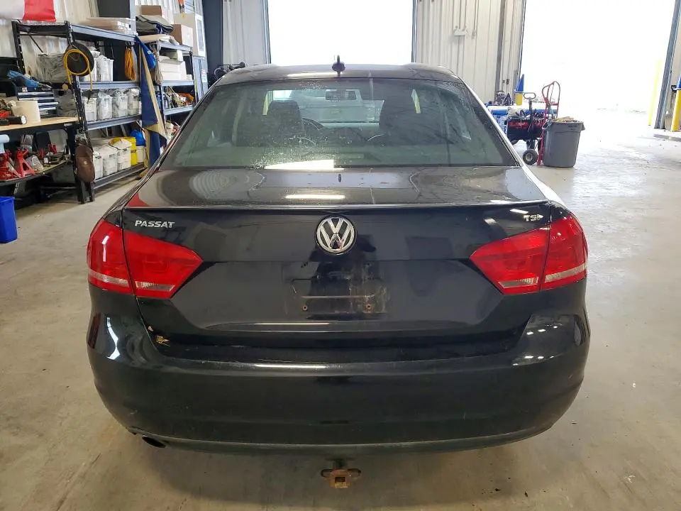 2015 VOLKSWAGEN PASSAT SE  