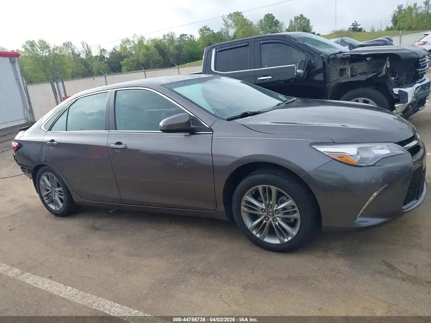 2016 TOYOTA CAMRY SE