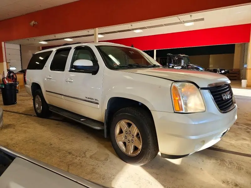 2011 GMC YUKON XL K1500 SLT  