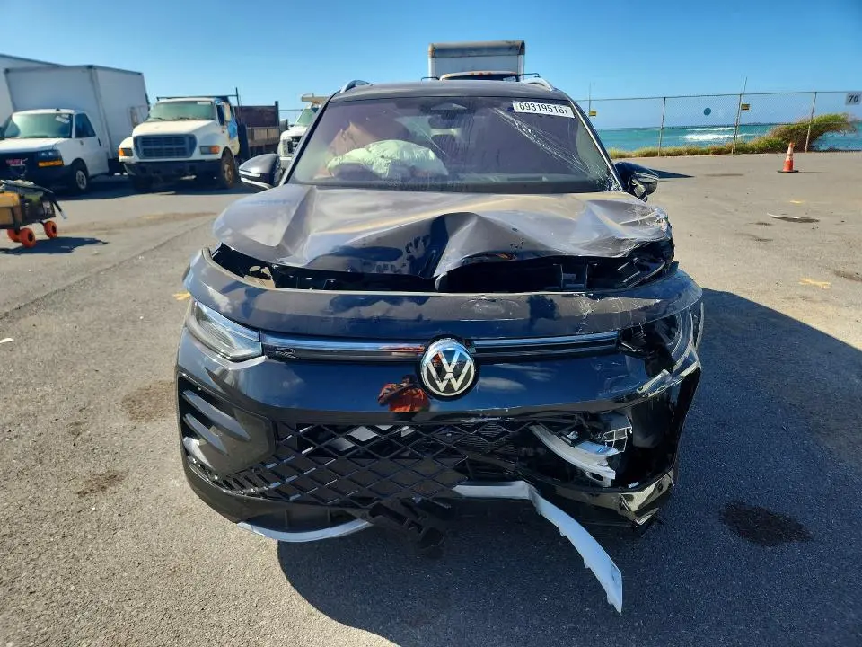 2025 VOLKSWAGEN TIGUAN SEL R-LINE BLACK  