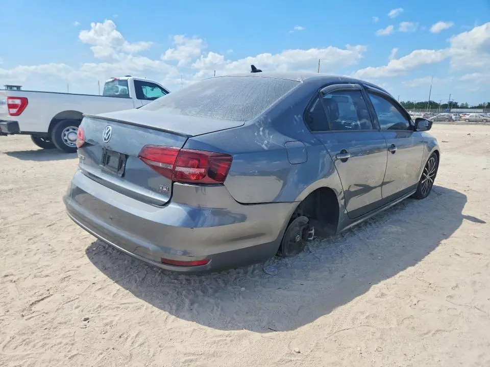 2016 VOLKSWAGEN JETTA SPORT  