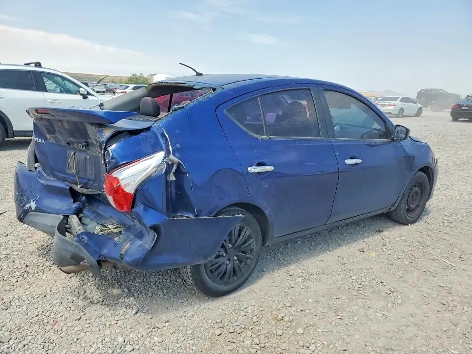 2018 NISSAN VERSA SV  