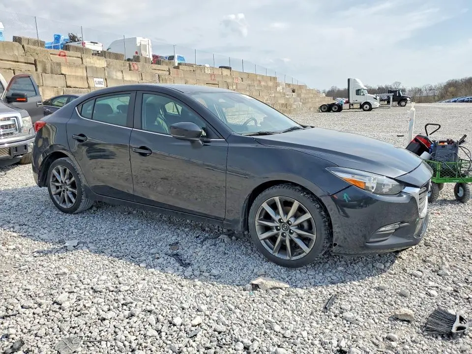 2018 MAZDA 3 TOURING  