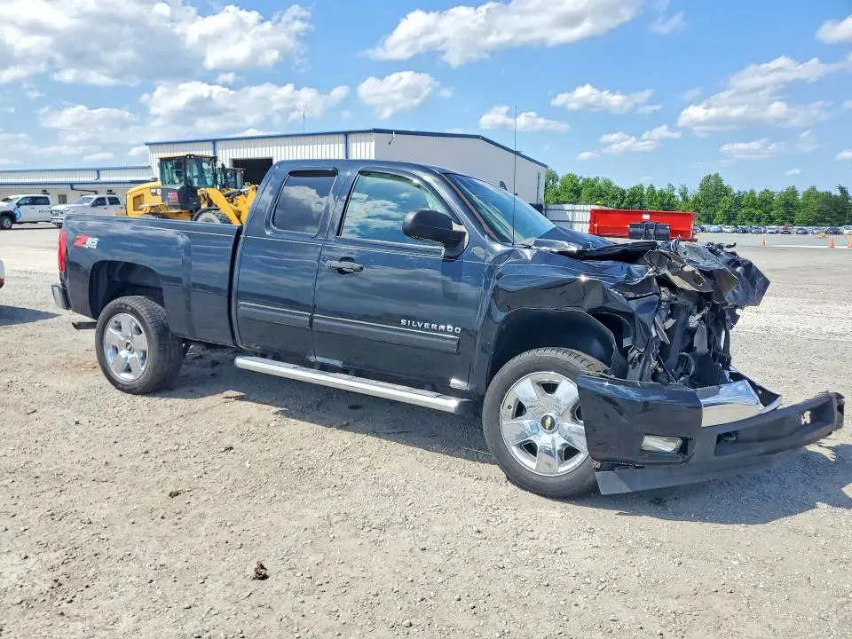 2011 CHEVROLET SILVERADO K1500 LT  