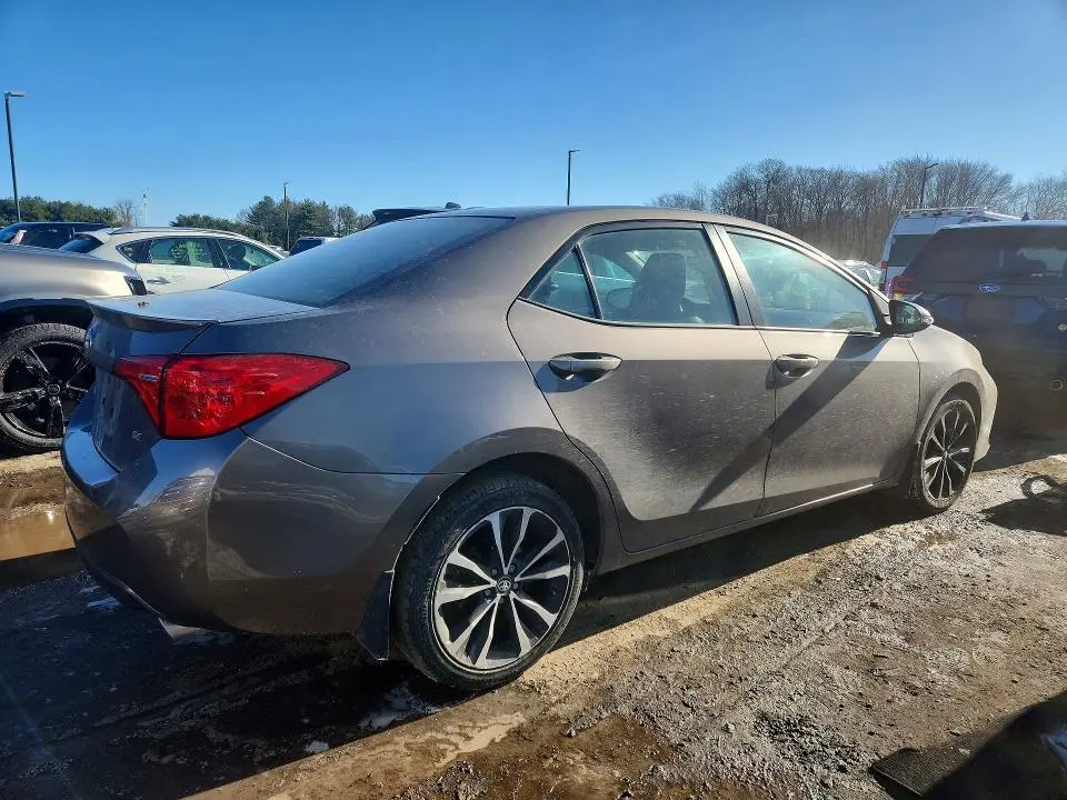 2017 TOYOTA COROLLA SE  