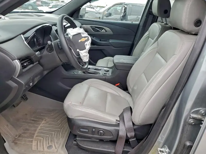 2023 CHEVROLET TRAVERSE LT  