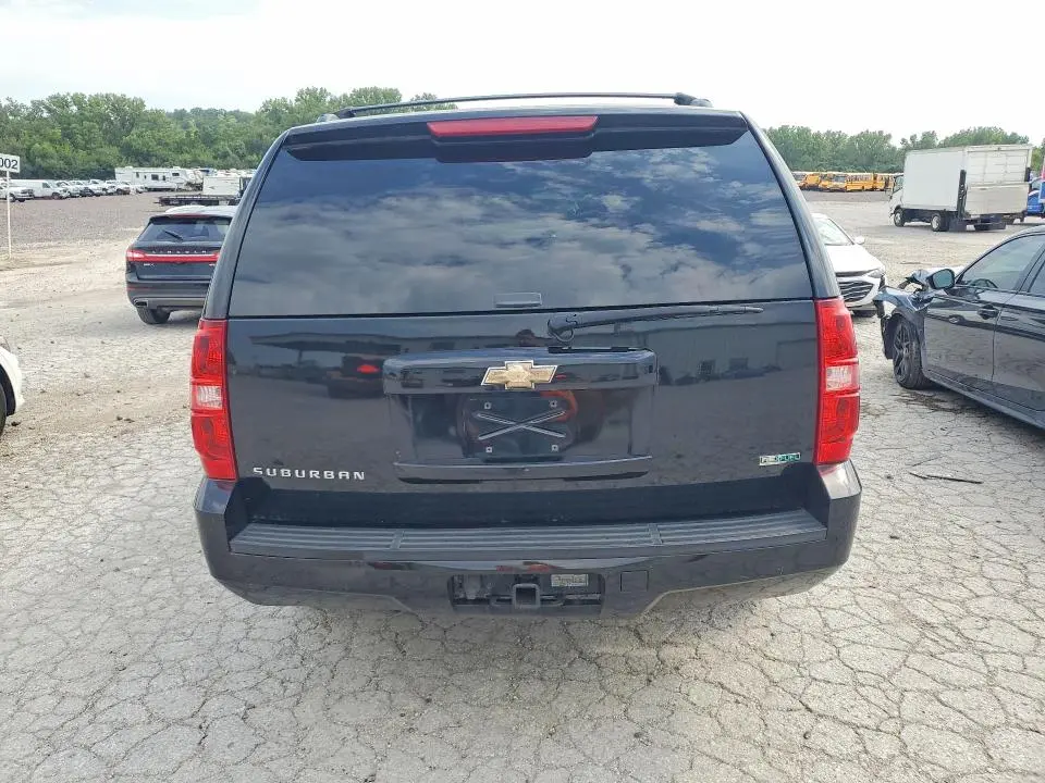 2011 CHEVROLET SUBURBAN K1500 LS  