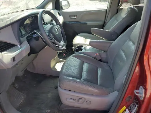 2015 TOYOTA SIENNA LE  