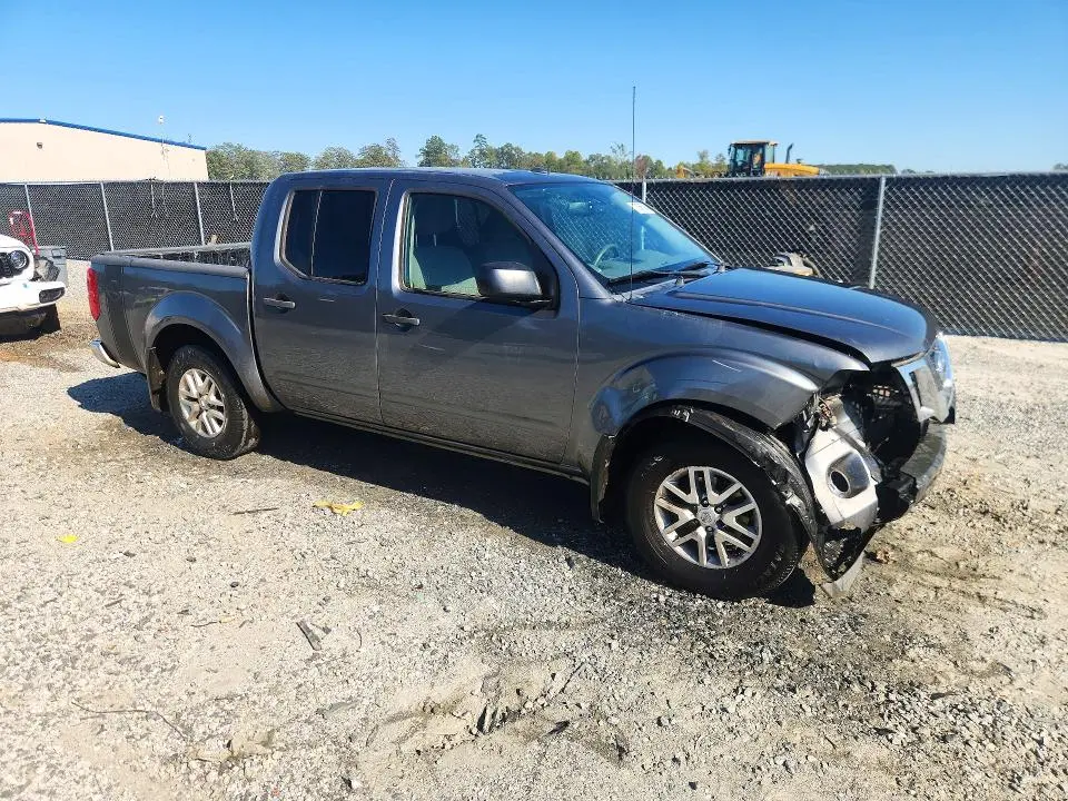 2017 NISSAN FRONTIER SV  