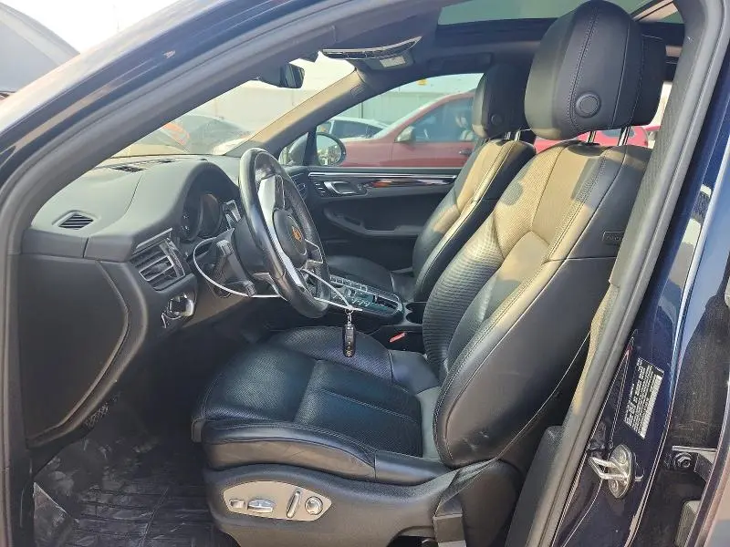 2020 PORSCHE MACAN   