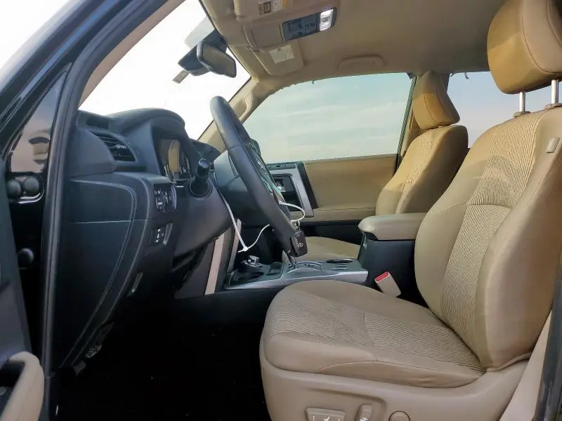 2023 TOYOTA 4RUNNER SE  