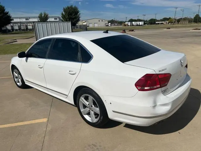 2013 VOLKSWAGEN PASSAT SE  