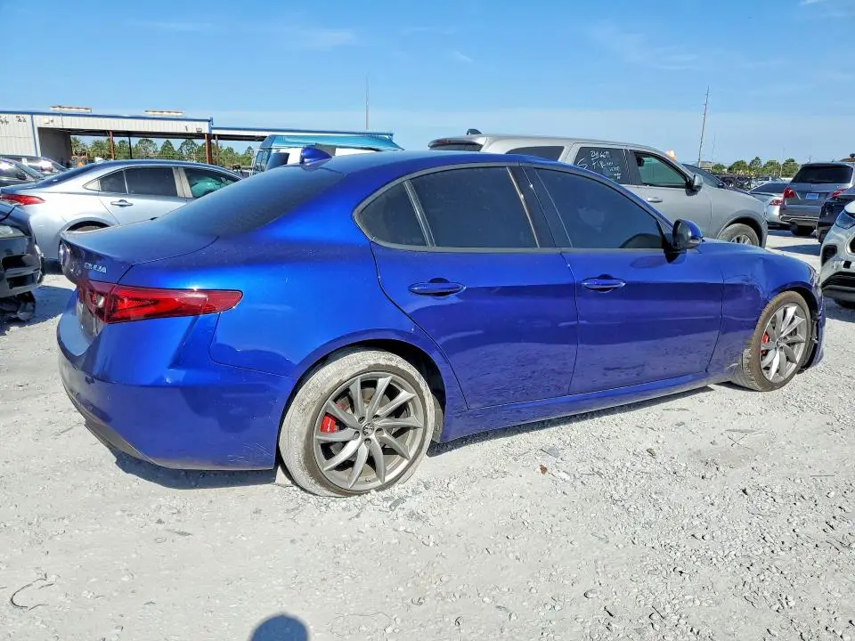 2022 ALFA ROMEO GIULIA   
