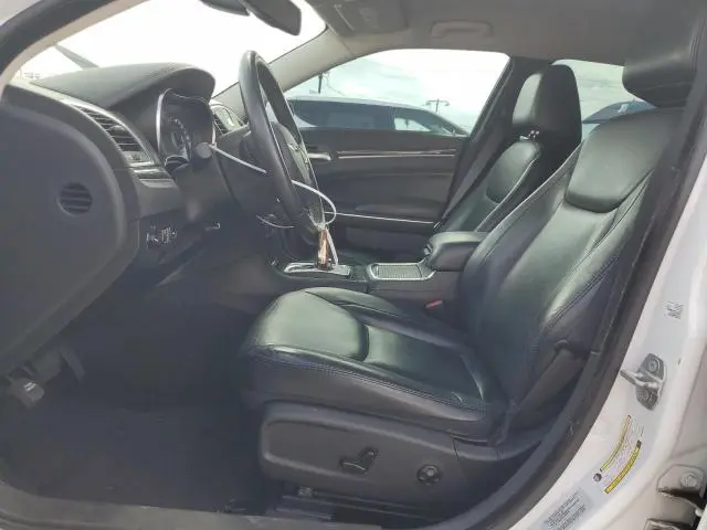 2016 CHRYSLER 300 LIMITED  