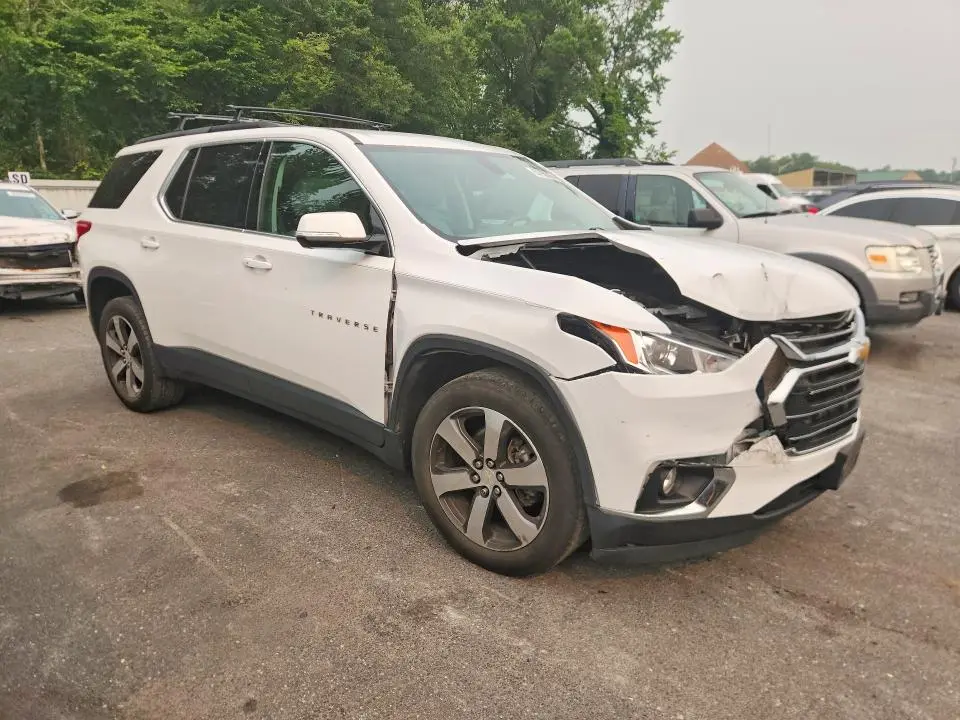 2020 CHEVROLET TRAVERSE LT  