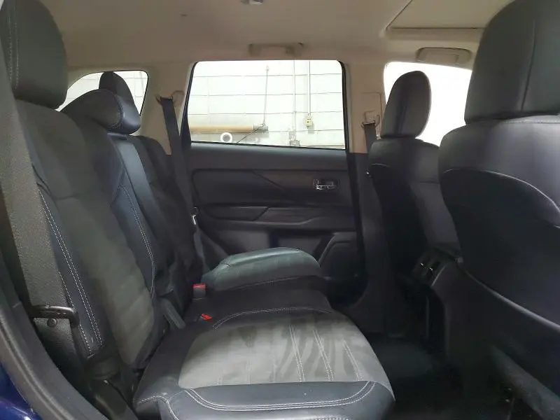 2020 MITSUBISHI OUTLANDER SE  