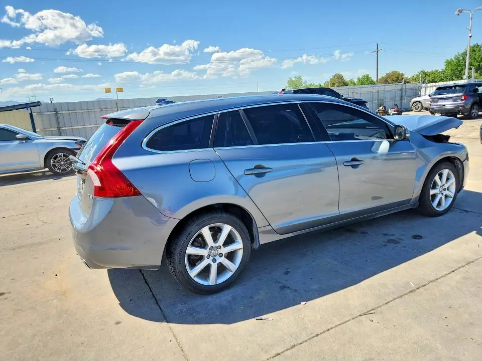 2017 VOLVO V60 T5 PREMIER  