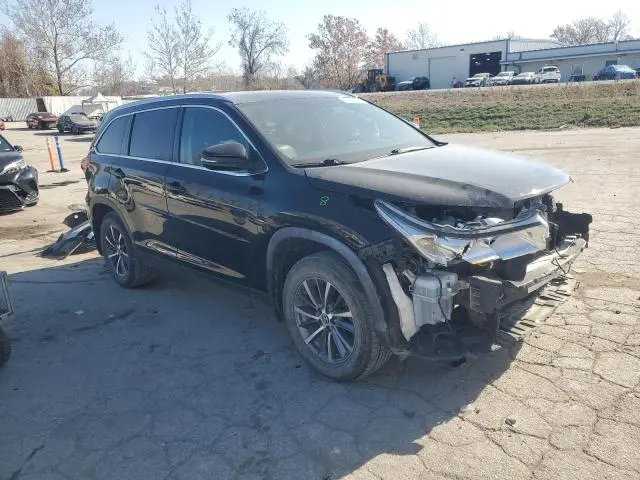 2019 TOYOTA HIGHLANDER SE  