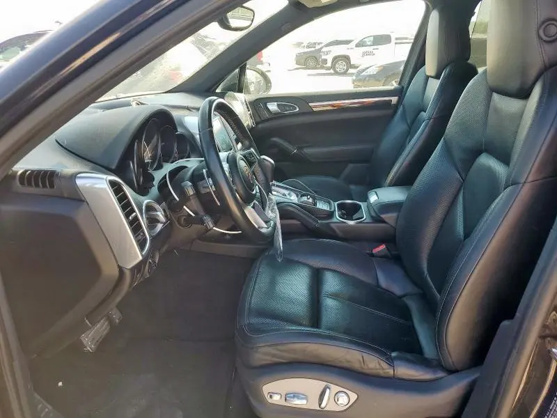 2017 PORSCHE CAYENNE S  