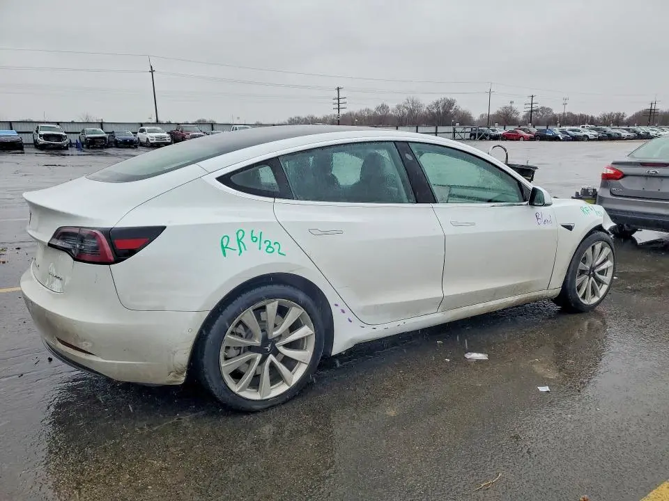 2018 TESLA MODEL 3   