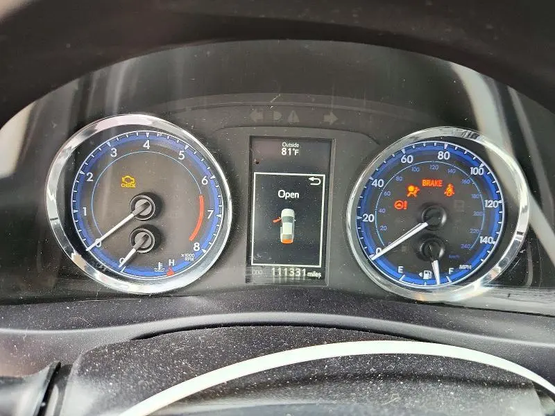 2017 TOYOTA COROLLA SE  