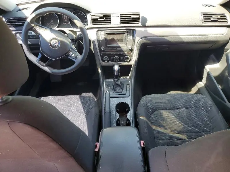 2016 VOLKSWAGEN PASSAT   