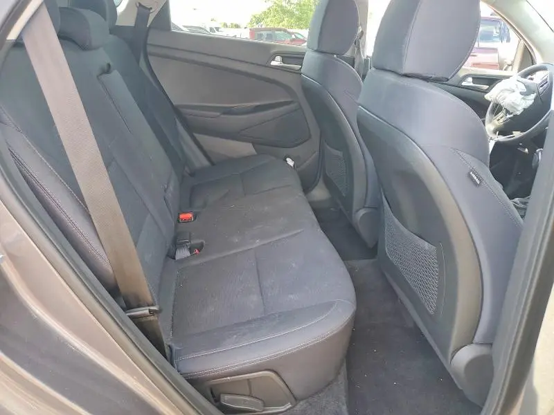 2021 HYUNDAI TUCSON SE  