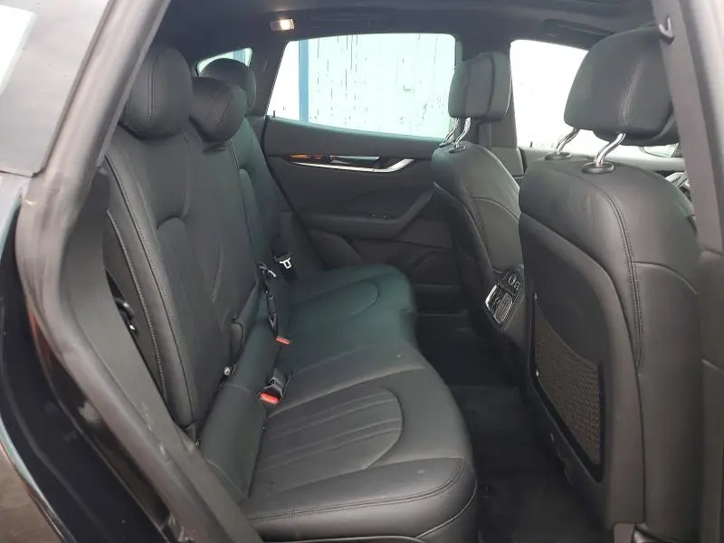 2022 MASERATI LEVANTE BASE  