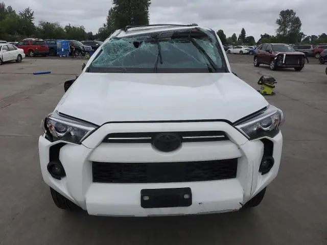 2023 TOYOTA 4RUNNER SE  