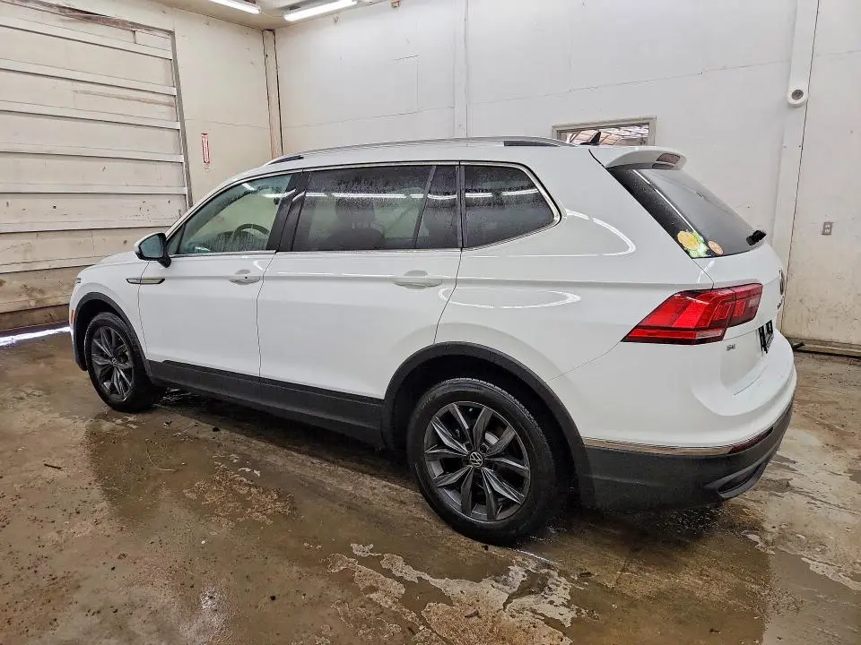 2022 VOLKSWAGEN TIGUAN SE  