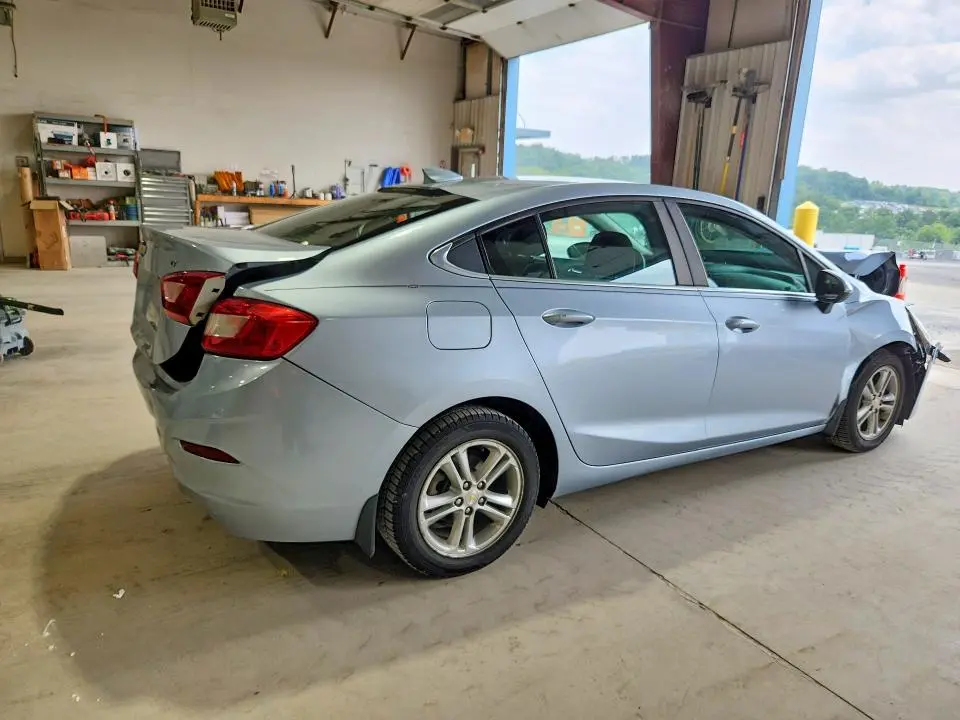 2017 CHEVROLET CRUZE LT  