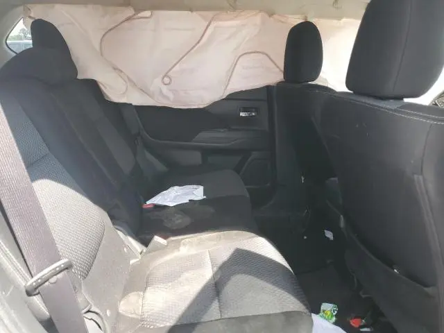 2016 MITSUBISHI OUTLANDER SE  