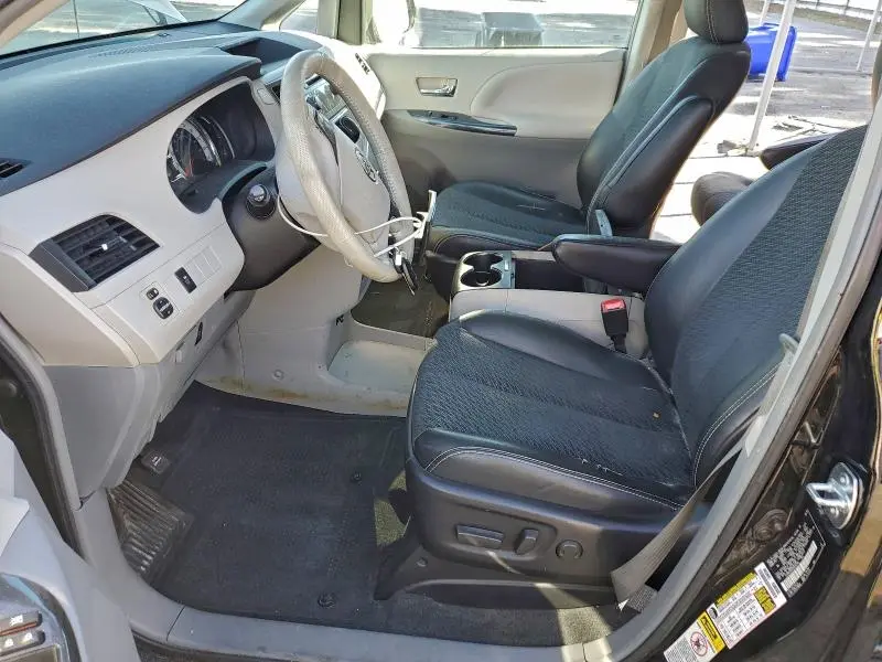 2013 TOYOTA SIENNA SPORT  