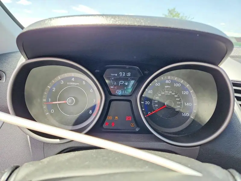 2014 HYUNDAI ELANTRA SE  