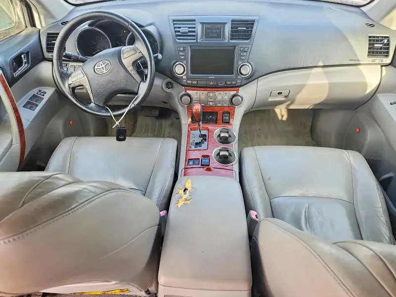 2010 TOYOTA HIGHLANDER LIMITED  