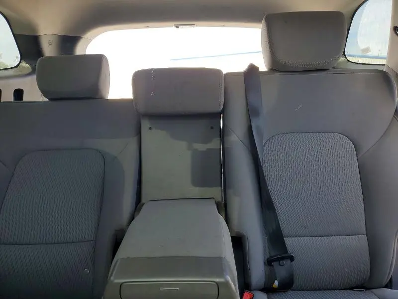 2018 HYUNDAI SANTA FE SE  