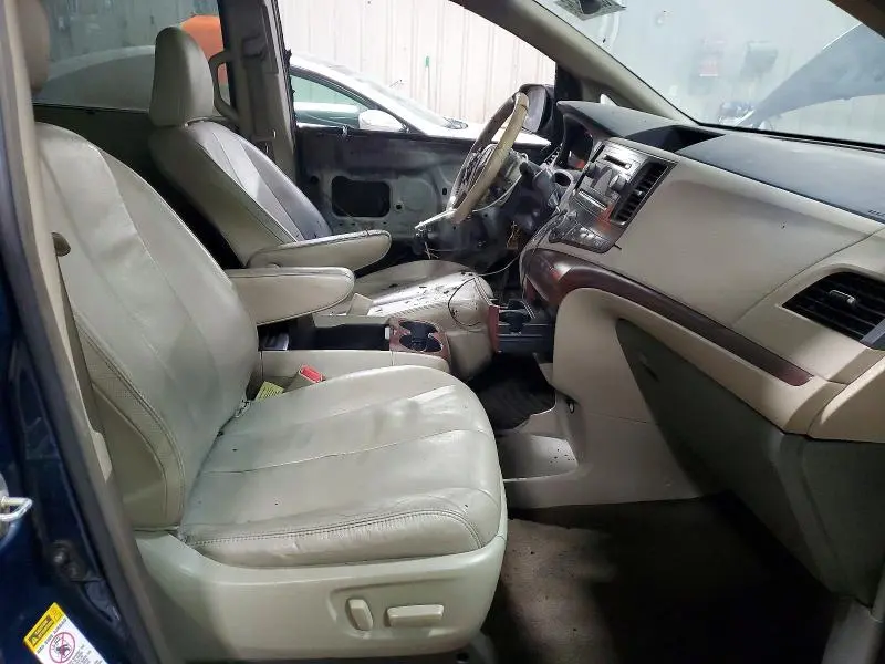 2012 TOYOTA SIENNA XLE 8-PASSENGER  