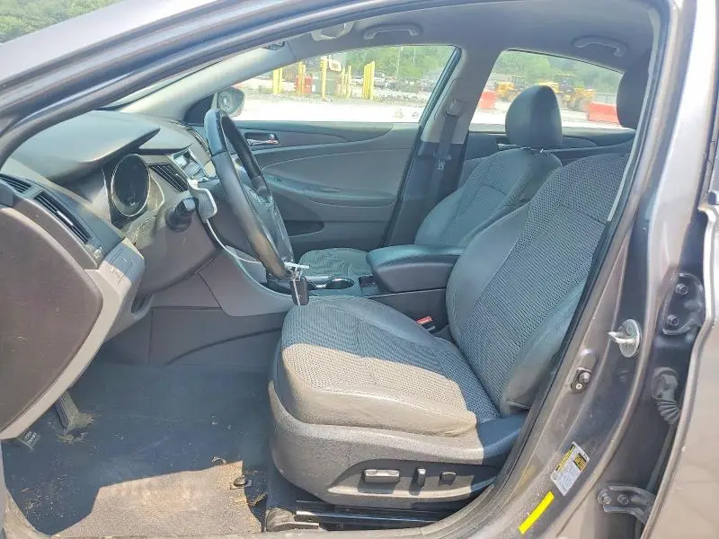 2011 HYUNDAI SONATA SE  