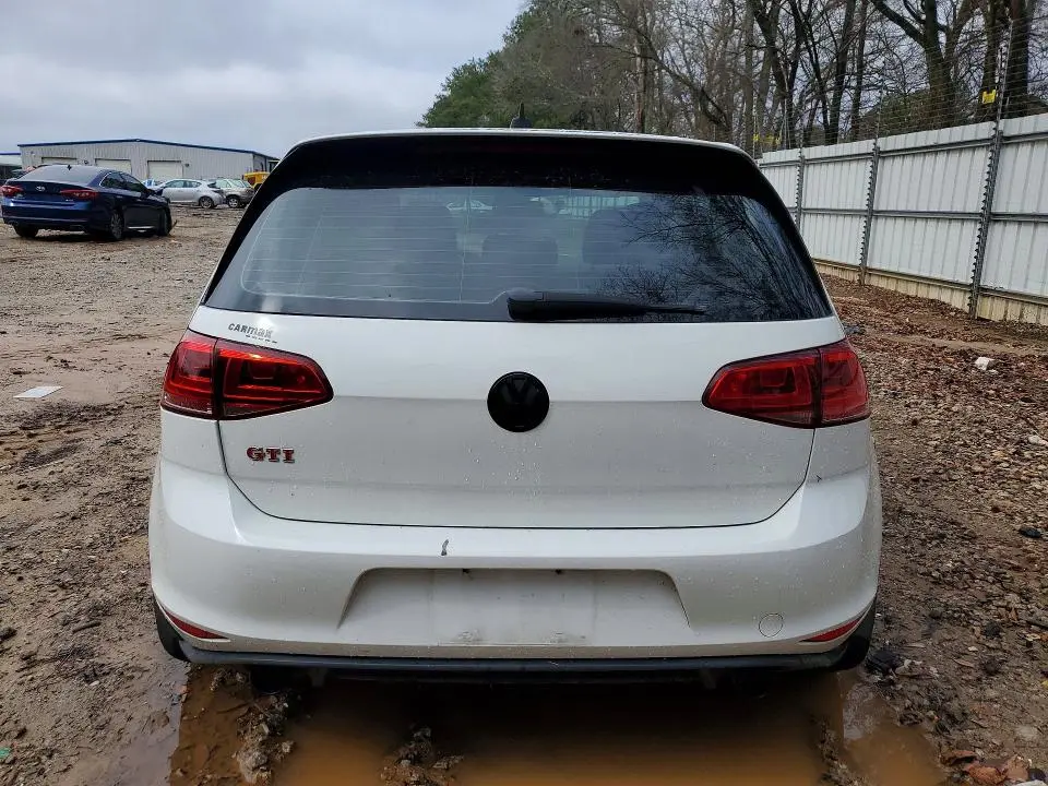 2017 VOLKSWAGEN GTI SPORT  