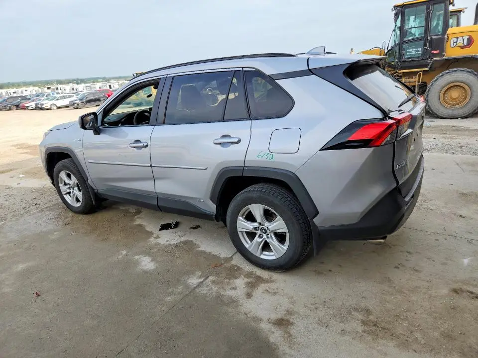 2020 TOYOTA RAV4 LE  